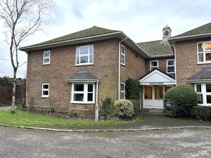 Front Aspect (1)- click for photo gallery